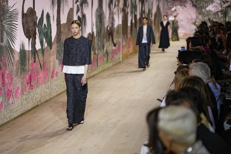 France Haute Couture Fashion F/W 2024 Christian Dior