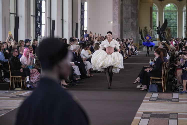 France Haute Couture Fashion F/W 2024 Schiaparelli